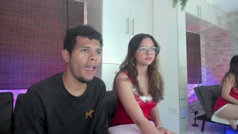 Snapshot of mialuxx chatting on December 16, 7:10 pm Mia online show from December 16, 7:10 pm