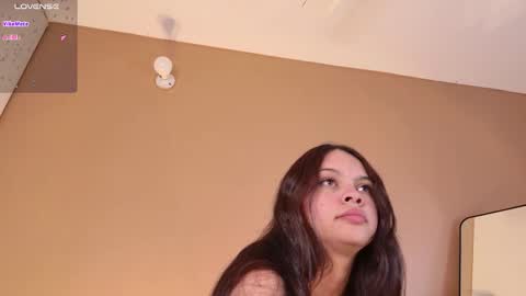 Mia online show from February 10, 7:07 pm