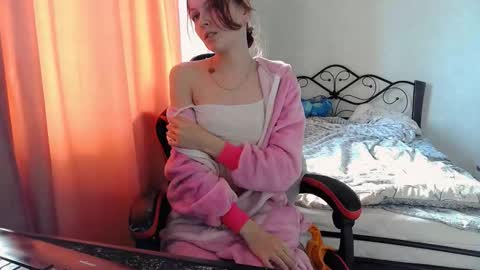 Snapshot of miameowkiss chatting on March 24, 10:42 am Mia online show from March 24, 10:42 am