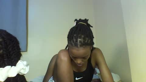 Snapshot of miami_muffin chatting on November 21, 1:04 am Muffin online show from November 21, 1:04 am