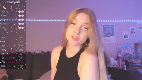 Snapshot of miamiameow chatting on February 17, 7:21 pm Mia online show from February 17, 7:21 pm