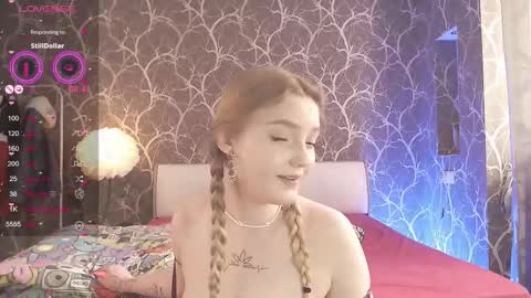 Mia online show from March 12, 1:17 pm