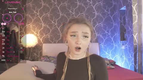 Mia online show from April 23, 12:29 pm