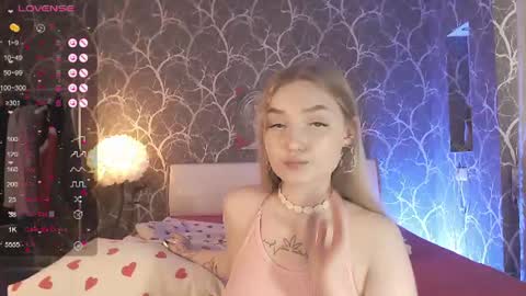 Mia online show from June 22, 12:46 pm