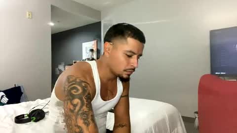 miamiclos1 online show from December 9, 4:45 am