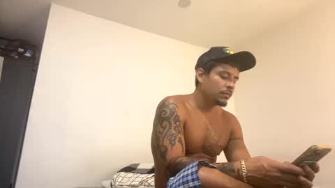 miamiclos1 online show from October 5, 4:44 am