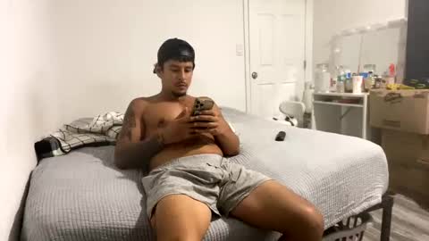 miamiclos1 online show from October 19, 3:29 am