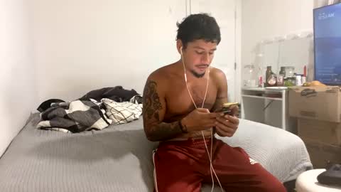 miamiclos1 online show from October 24, 4:53 am