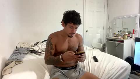 miamiclos1 online show from December 1, 2:33 pm