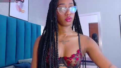 Snapshot of miamidnight1 chatting on May 6, 12:32 pm Mia online show from May 6, 12:32 pm