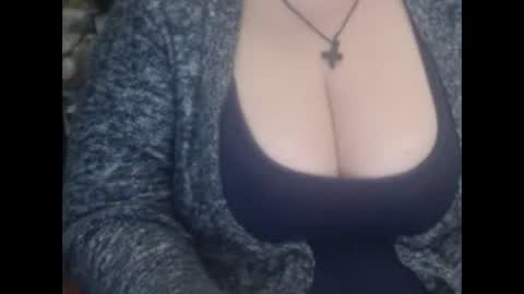 Snapshot of miamimistress chatting on February 1, 4:14 am maya online show from February 1, 4:14 am