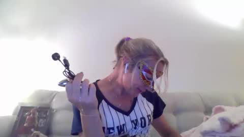 Snapshot of miamitransgirl305 chatting on March 25, 2:17 am miamitransgirl305 online show from March 25, 2:17 am