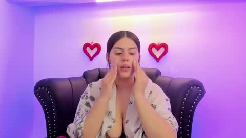 Mia   -5 7001400 Follow  online show from February 25, 12:34 pm