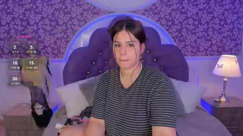 Mia   -5 7001400 Follow  online show from October 13, 1:22 pm