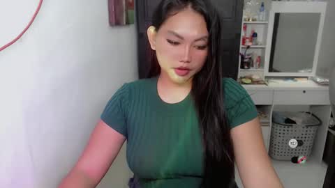 Snapshot of miamore_avida chatting on May 2, 9:36 am miamore_avida online show from May 2, 9:36 am