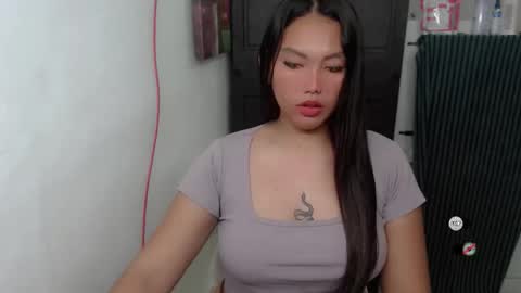Snapshot of miamore_avida chatting on June 5, 2:51 am miamore_avida online show from June 5, 2:51 am