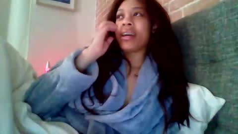 MiaMuffn online show from April 21, 11:05 am