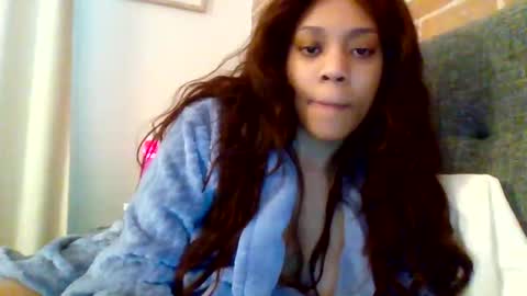 Snapshot of miamuffin8 chatting on May 8, 8:36 pm MiaMuffn online show from May 8, 8:36 pm