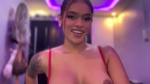 Mia online show from February 17, 5:21 pm