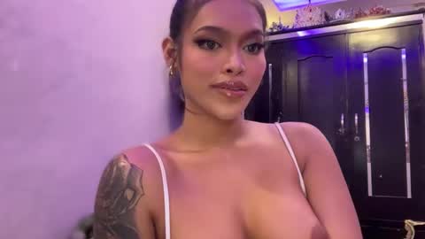 Mia online show from February 19, 6:00 pm