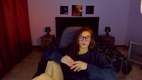 Mia online show from December 20, 9:50 pm