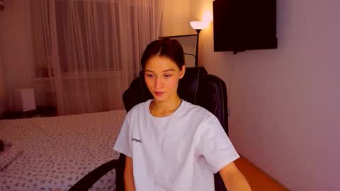 Mia online show from October 12, 9:03 pm