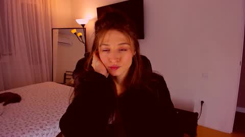 Mia online show from January 17, 7:17 pm