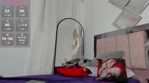 Snapshot of miapearls_ chatting on December 15, 2:16 am miapearls_ online show from December 15, 2:16 am