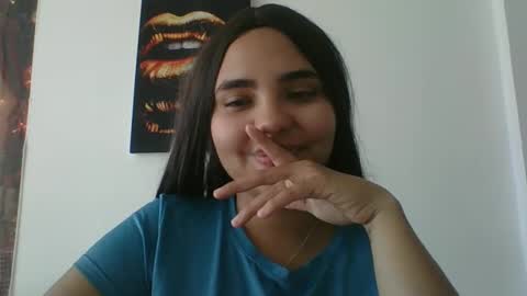 Snapshot of miapeyton chatting on December 2, 5:59 pm Mia Peyton   online show from December 2, 5:59 pm