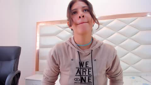 Snapshot of miaqueen021 chatting on January 29, 3:15 pm Sweetie Mia online show from January 29, 3:15 pm