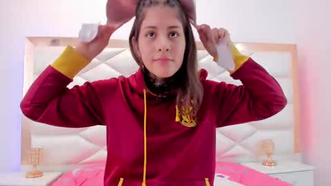 Snapshot of miaqueen021 chatting on February 24, 3:53 pm Sweetie Mia online show from February 24, 3:53 pm