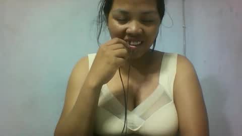 miarii online show from December 3, 7:01 pm