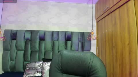 Snapshot of miarivers_1 chatting on April 8, 1:11 pm miarivers_1 online show from April 8, 1:11 pm