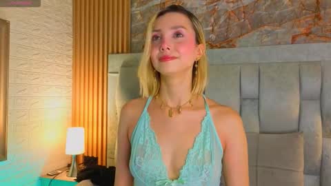 Snapshot of miaroldan chatting on March 12, 12:11 pm miaroldan online show from March 12, 12:11 pm