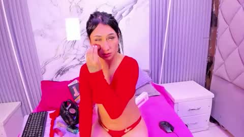 Snapshot of miarose_69 chatting on May 1, 3:33 am Miarose 69 online show from May 1, 3:33 am
