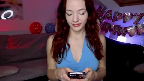 Snapshot of miarouge_me chatting on November 22, 3:27 am Mia online show from November 22, 3:27 am