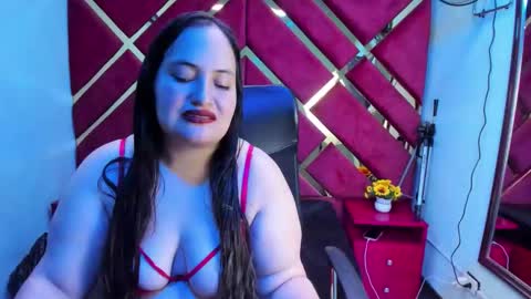 Snapshot of miarous69 chatting on February 12, 3:01 am MiaRouse online show from February 12, 3:01 am