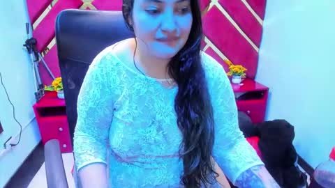 Snapshot of miarous69 chatting on February 13, 6:20 am MiaRouse online show from February 13, 6:20 am