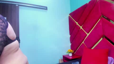 Snapshot of miarous69 chatting on March 4, 2:28 am MiaRouse online show from March 4, 2:28 am