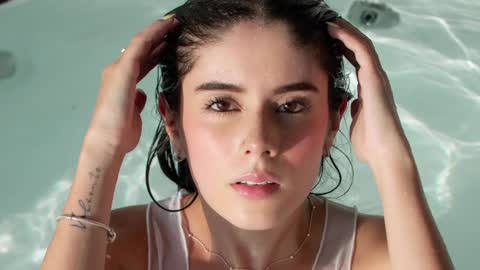 Mia online show from February 3, 10:21 pm