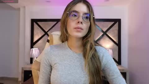 Mia online show from March 2, 7:43 pm