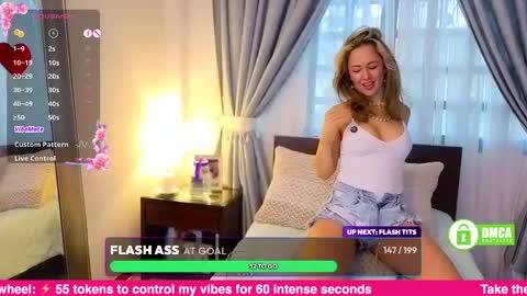 miasiren online show from May 26, 8:27 pm