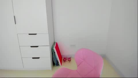 miastripdance online show from April 4, 2:03 pm