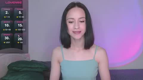 Mia online show from September 26, 7:34 am