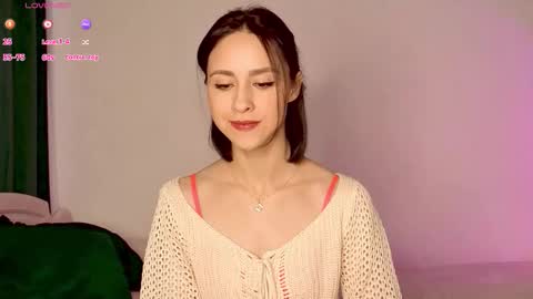 Mia online show from November 14, 6:01 am