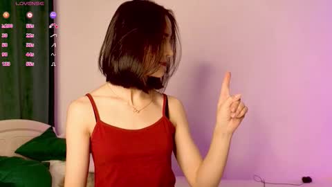 Mia online show from November 28, 7:11 am