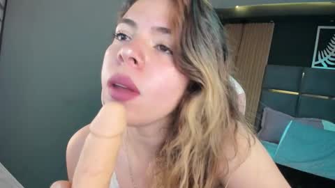 Snapshot of miatorres4 chatting on November 4, 3:49 am miatorres4 online show from November 4, 3:49 am