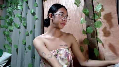 Mia online show from February 10, 6:28 am