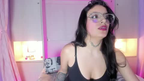 Snapshot of miaturnerr_ chatting on April 18, 3:43 am miaturnerr_ online show from April 18, 3:43 am