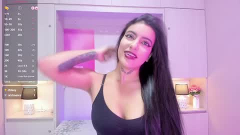Snapshot of miaturnerr_ chatting on May 2, 4:06 am miaturnerr_ online show from May 2, 4:06 am
